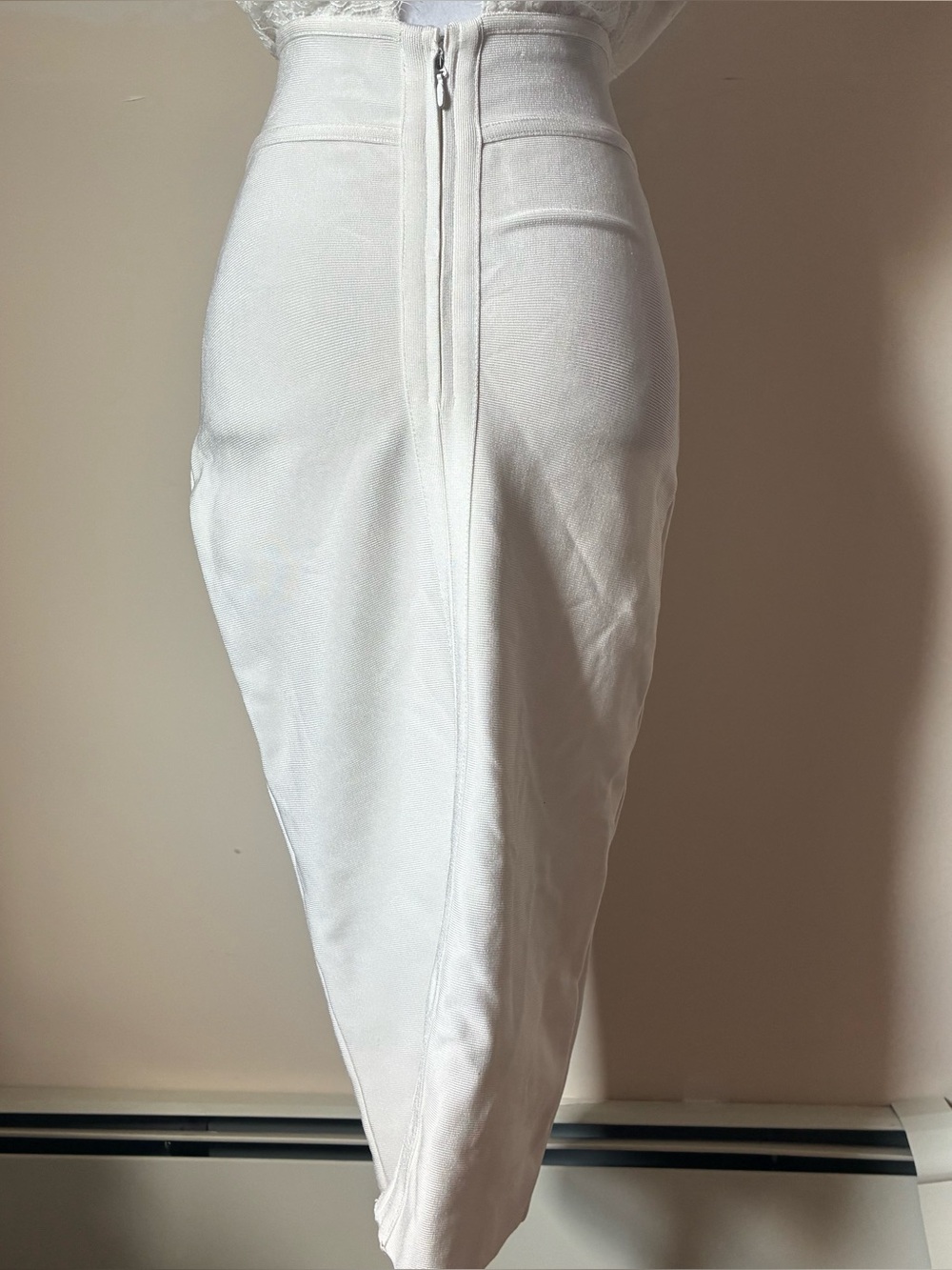 House of CB Ria Ivory Lace Plunge Bridal Cocktail Bodycon Midi Dress Size Small - Picture 9 of 9